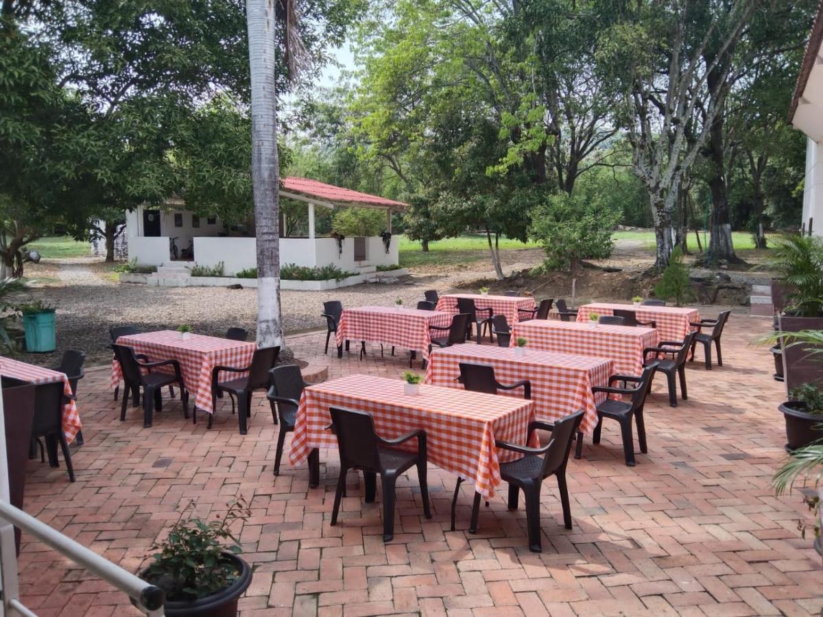 Arizona Ranch Hotel Girardot Exterior foto