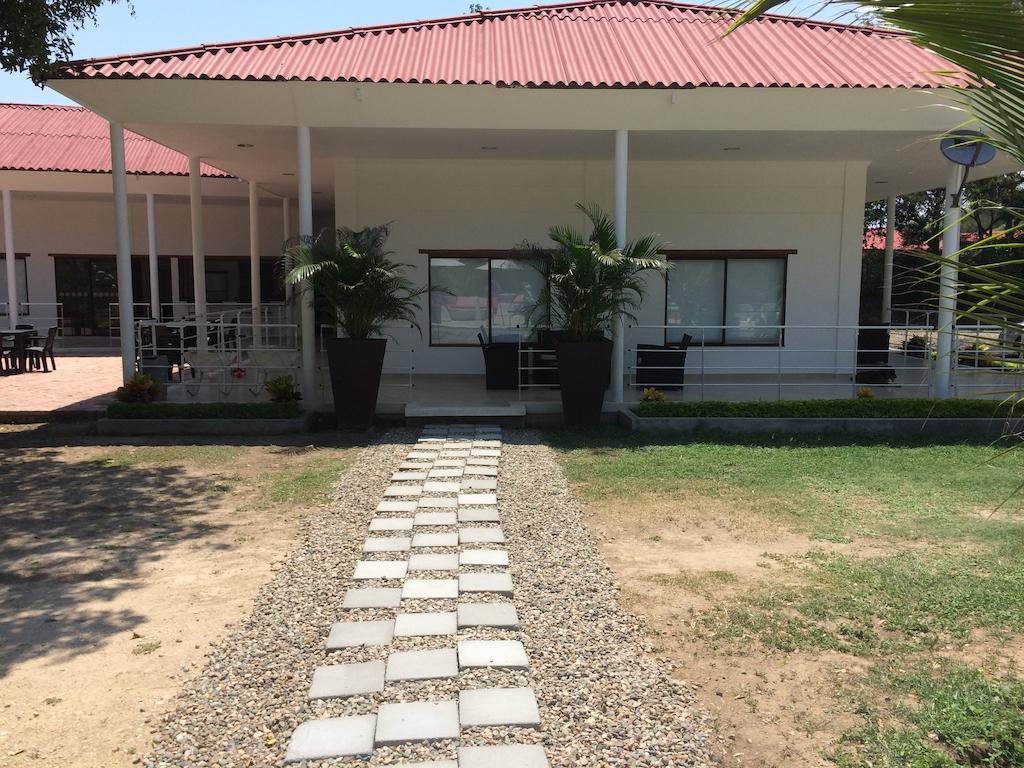 Arizona Ranch Hotel Girardot Exterior foto